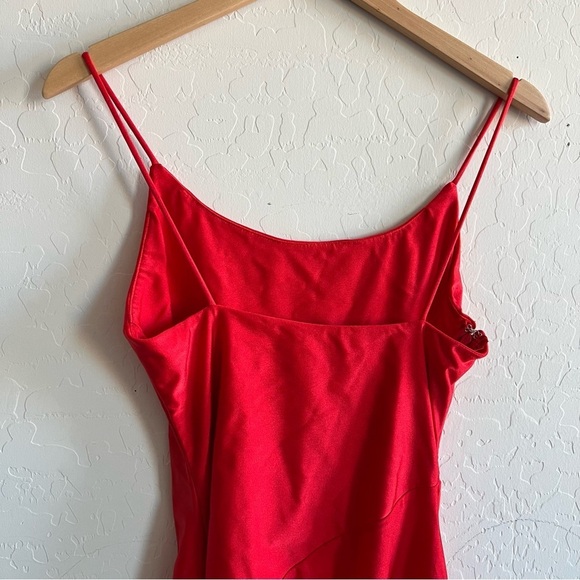 superdown Eva Twisted Slit Dress in Red - Picture 7 of 11